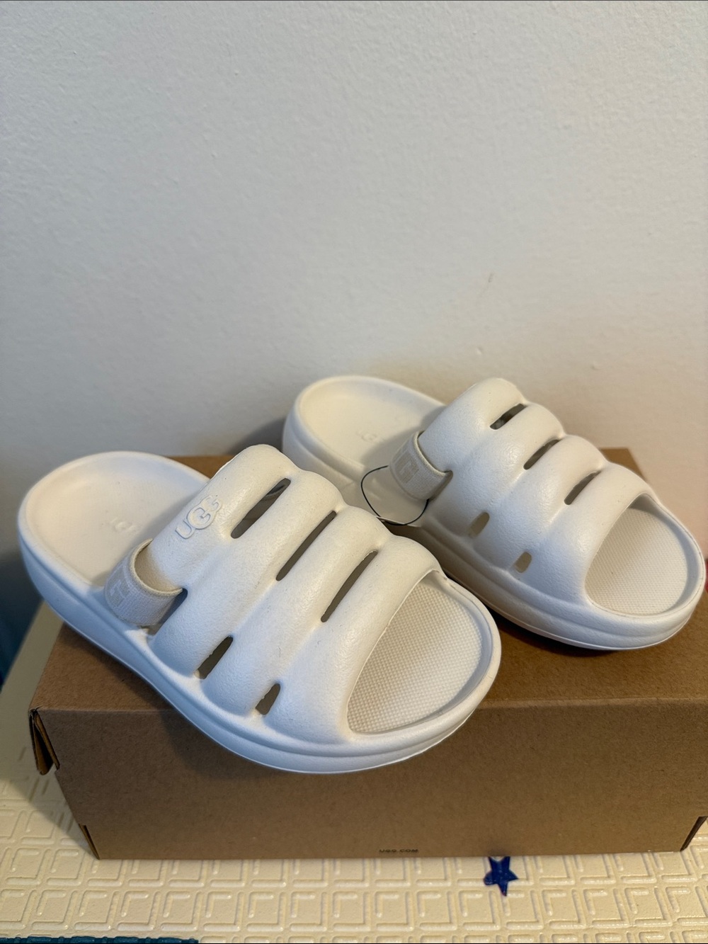 UGG Kids White Cushioned Slide Sandals